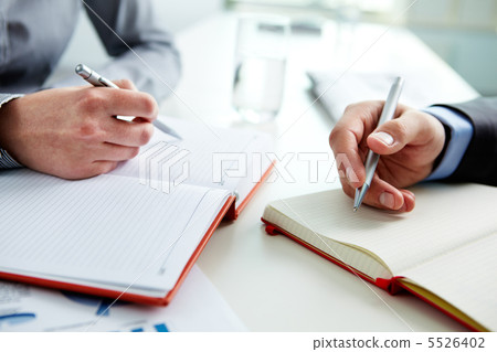 Writing down ideas Writing down ideas 5526402