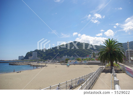 從熱海太陽海灘中心附近的長廊採取的西南風景 5529022