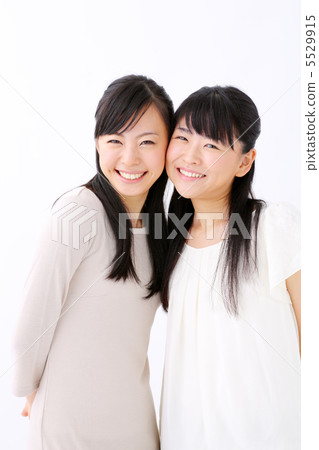 兩個女孩 兩個女孩 5529915