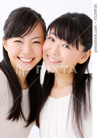 Two girls Two girls 5529916