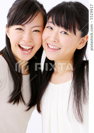 兩個女孩 兩個女孩 5529917
