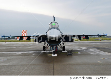 F2 fighter plane 5529952