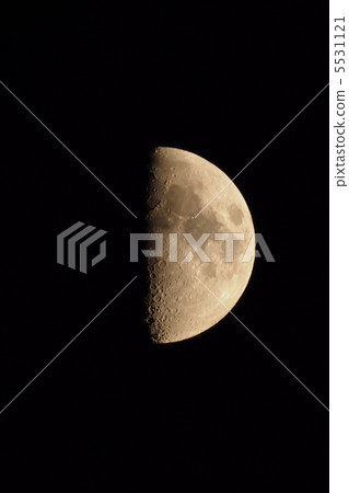 月亮半月在北緯42度 月亮半月在北緯42度 5531121