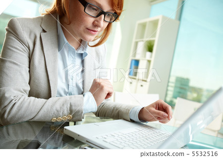 Business lady at work 5532516