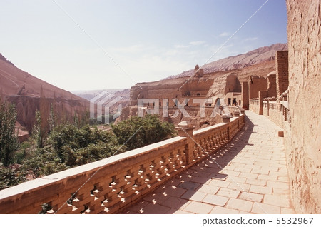 Bezeklik Chung Fa-dong 5532967