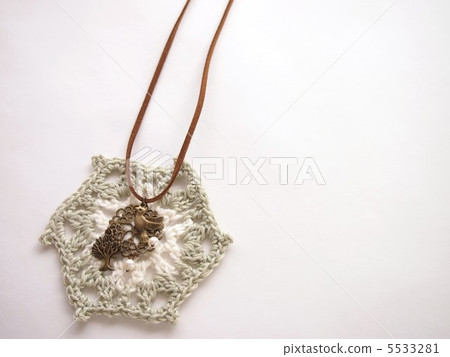 Leather pendant 5533281