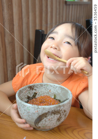 How much girls eat bowls 5536459
