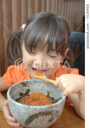 多少女孩吃碗 多少女孩吃碗 5536460