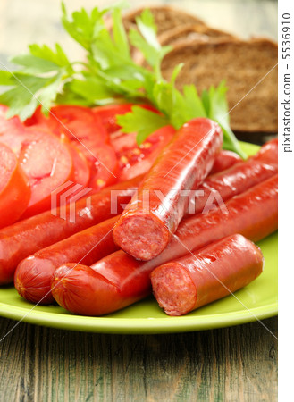 熏香腸。 5536910