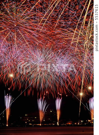 Waterfront fireworks 5537615