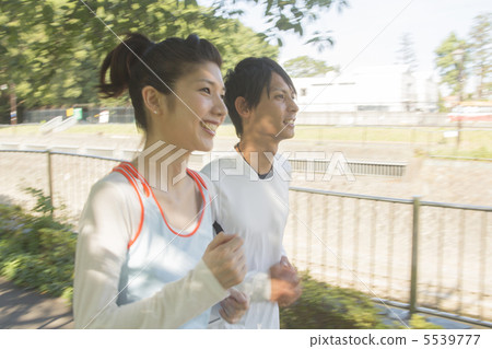 Jogging couple Jogging couple 5539777
