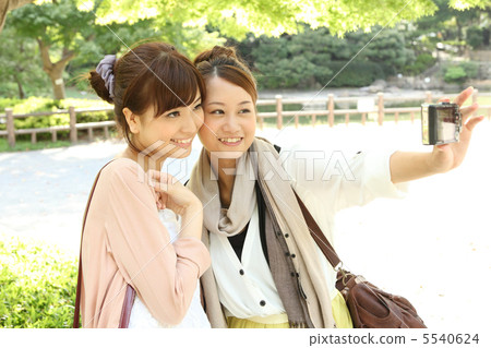 女孩旅行形象 5540624