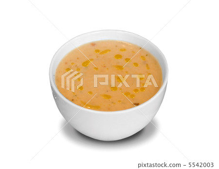 Plate of soup on white background 5542003