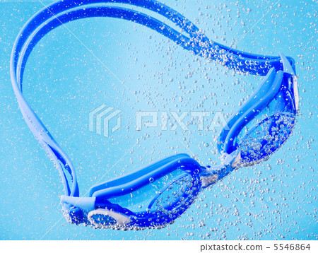 goggles for swimming fell into the water 5546864
