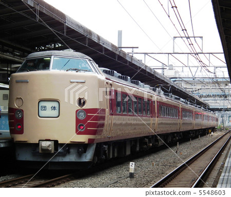 Group extra train 183 Ikebukuro station 5548603