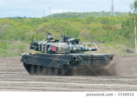 地面自衛隊90型坦克全速後退 5548910