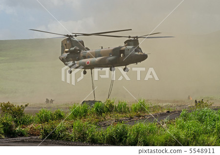 Light Armored Mobility Car Air Transport by the Ground Self Defense Forces CH 47 (Chinook) Light Armored Mobility Car Air Transport by the Ground Self Defense Forces CH 47 (Chinook) 5548911