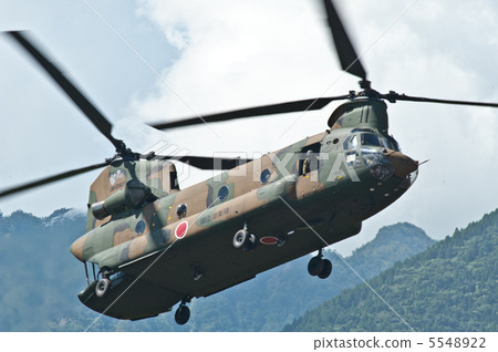 Ground Self Defense Force Large helicopter CH-47 (Chinook) flight 5548922