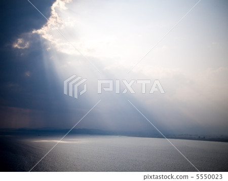Sea and sky and light Sea and sky and light 5550023