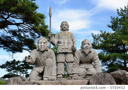 Kunimegagaoka, a stone statue of descendant of descendants 5550432