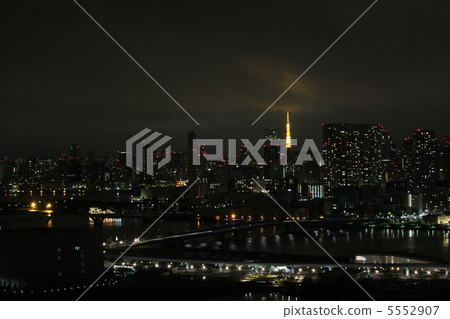 與東京鐵塔的夜景 與東京鐵塔的夜景 5552907