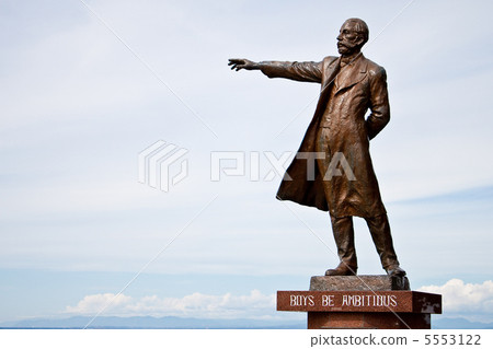 Dr. Clark's statue of the Yanagaoka Observatory 5553122