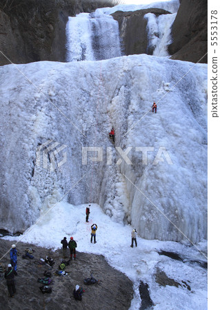 Climb the waterfall Majestic Fukuroda waterfall Ice climbing climb that ice wall 5553178