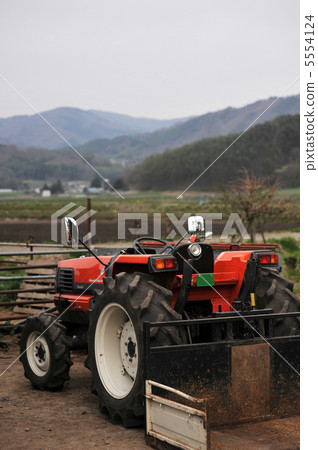 Red Tractor 5554124