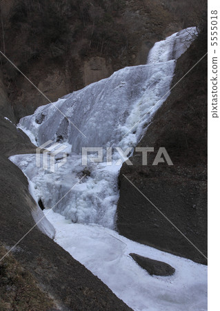 Fukurodon瀑布與凍結完全凍結幸運冬天Oku Kuji 5555018