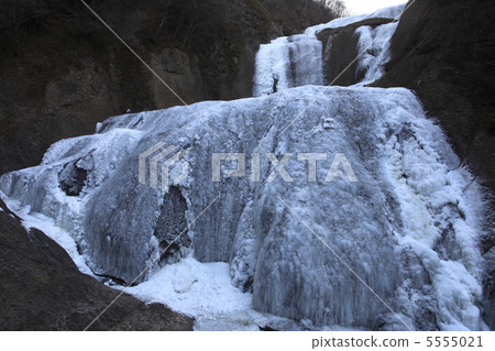 Fukurodon瀑布與凍結完全凍結幸運冬天Oku Kuji 5555021