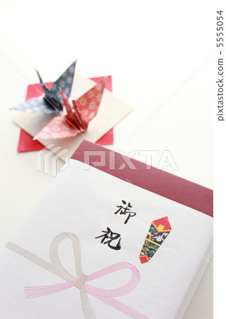 Gifts and folding cranes 5555054
