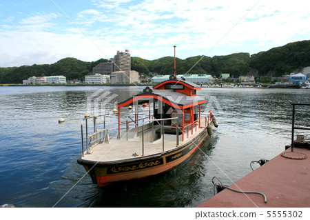Yokosuka Furanori在俯瞰Uraga港口的渡船上 5555302