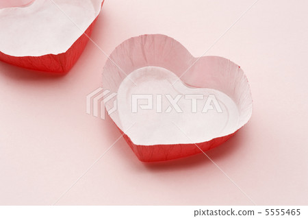 Heart shaped baking cup 5555465