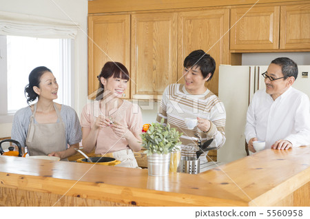 家庭用餐圖像 5560958