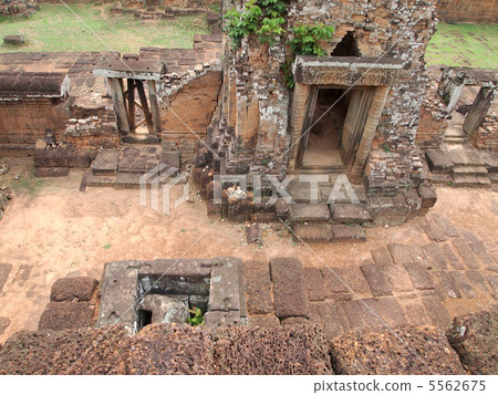 Pre-Loop Temple of World Heritage Angkor Monument Pre-Loop Temple of World Heritage Angkor Monument 5562675