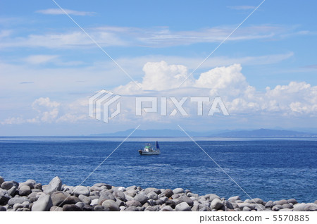 Suruga Bay fishing vessel blue sky 5570885