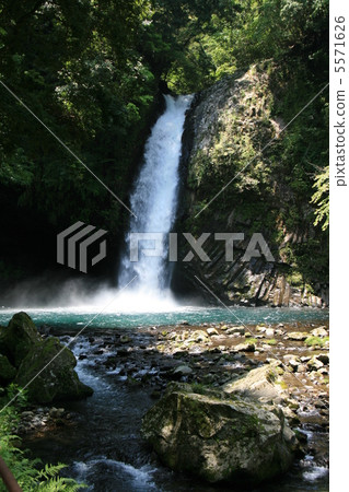 瀑布 5571626