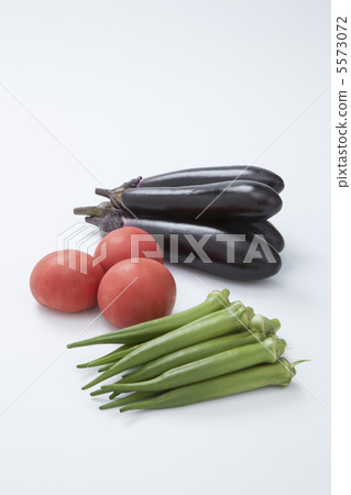 Eggplant, okra and tomato 5573072