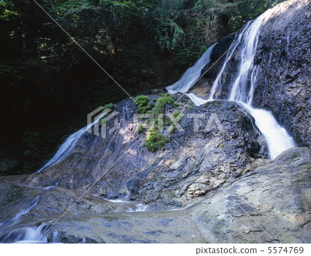 Lightning Falls 5574769