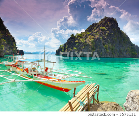 Coron lagoon Coron lagoon 5575131