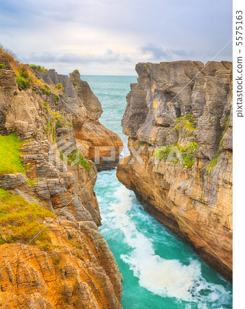 Pancake Rocks 5575163