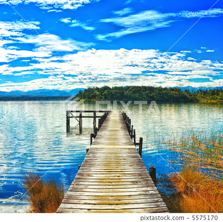 Lake Mahinapua Lake Mahinapua 5575170