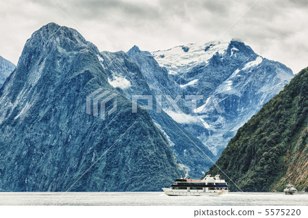 Milford sound 5575220