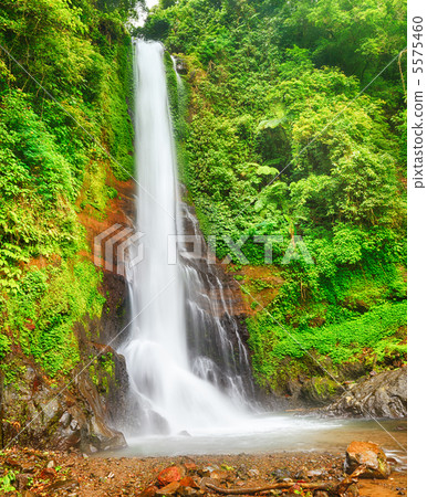 Waterfall 5575460