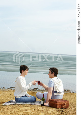 Beach date Beach date 5576156