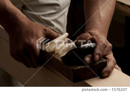 A carpenter's plane 5576207