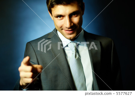 Attractive leader 5577627