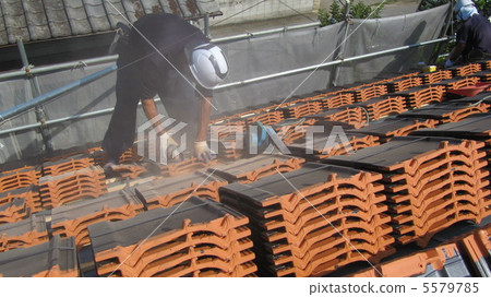 Roofing replacement work 5579785