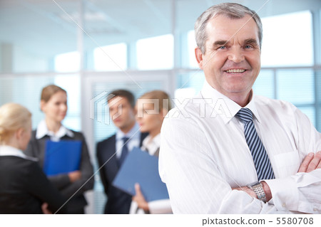 Leader of business team 5580708