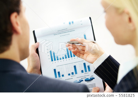 Discussing resources 5581825